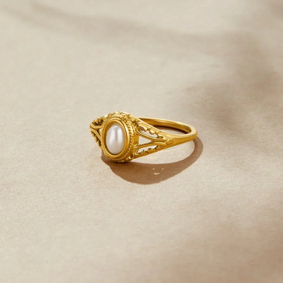 Zavienne Timeless Pearl Ring | Gold